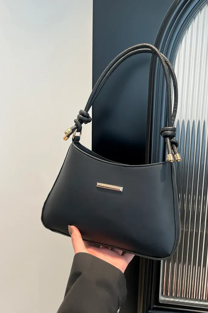 Black Pu Solid Shoulder Bag - Image 1