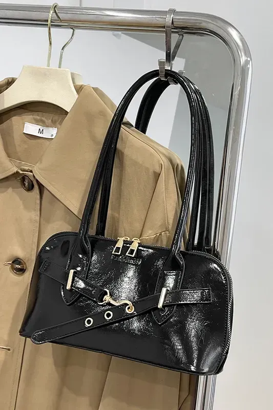 Black Pu Zipper Baguette Bag - Image 1
