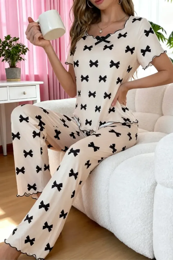 Off White Bow Print Lounge Set - Image 1