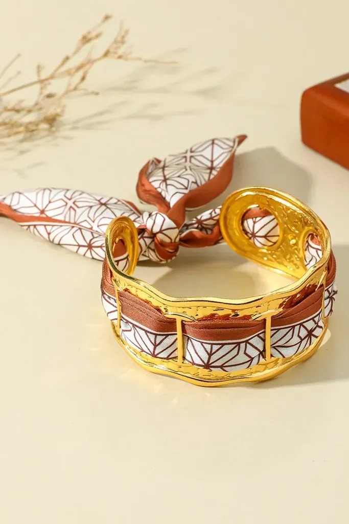 Brown Sleek Elegance Charm Bracelet - Image 1