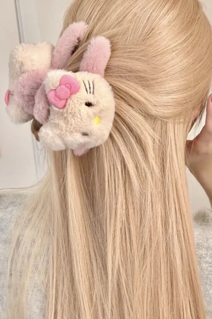 Light Pink Hello Kitty Hair Clip - Image 1