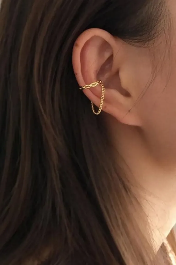 Golden Chic Hoop Earrings - Image 1