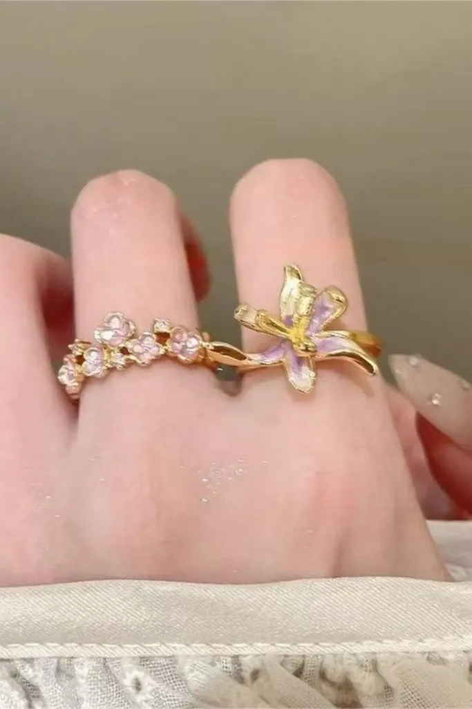 Golden Set Of 2 Statement Rings - Image 1