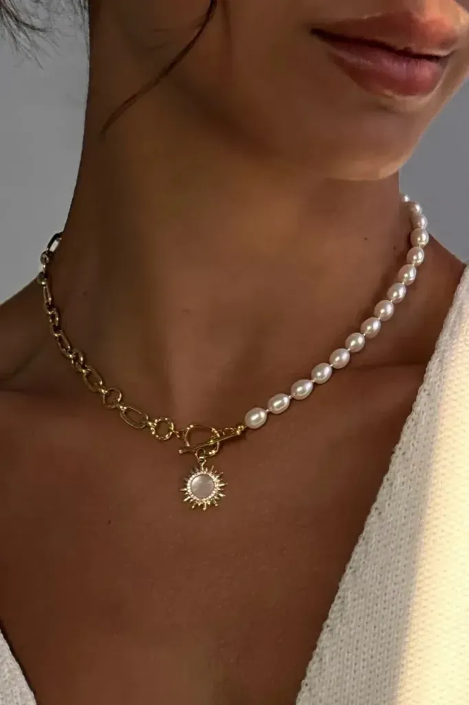 Golden Elegance Statement Necklace - Image 1