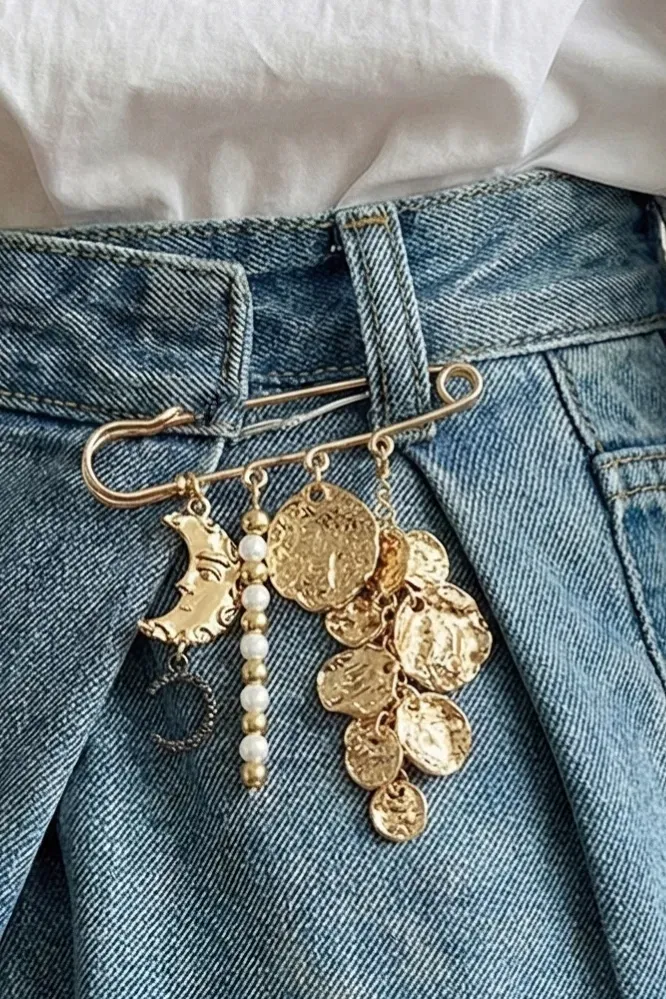 Golden Crescent Chic Brooch - Image 1