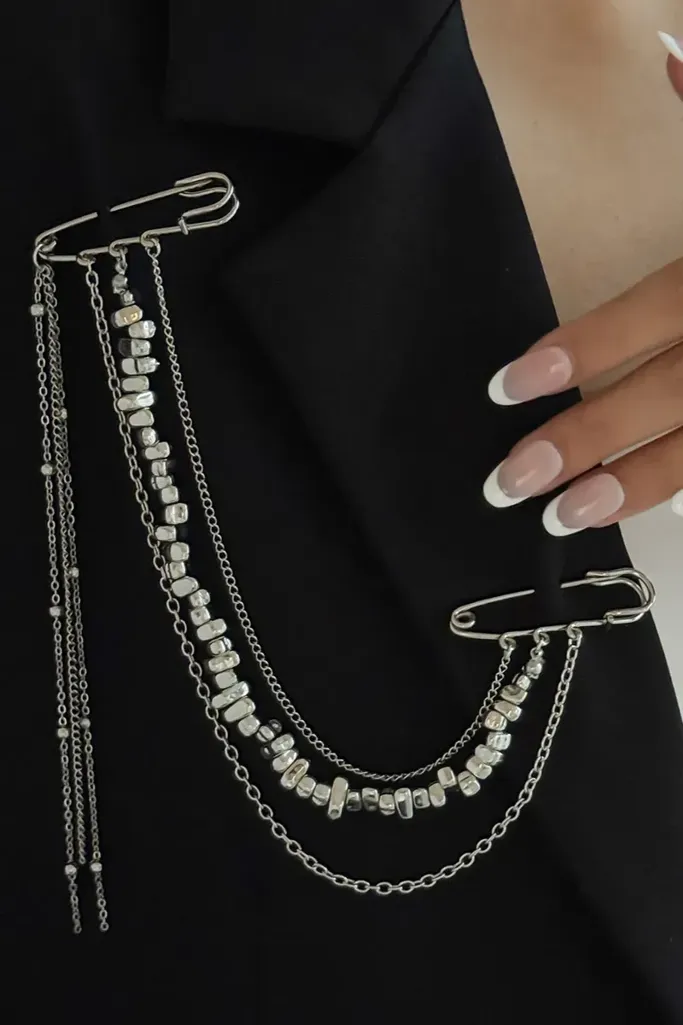 Silver Vintage-Inspired Brooch - Image 1