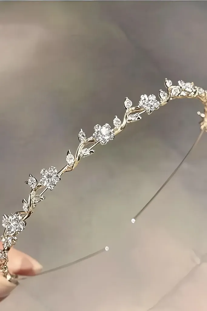 Golden Rhinestone Chic Hair Band - Image 1