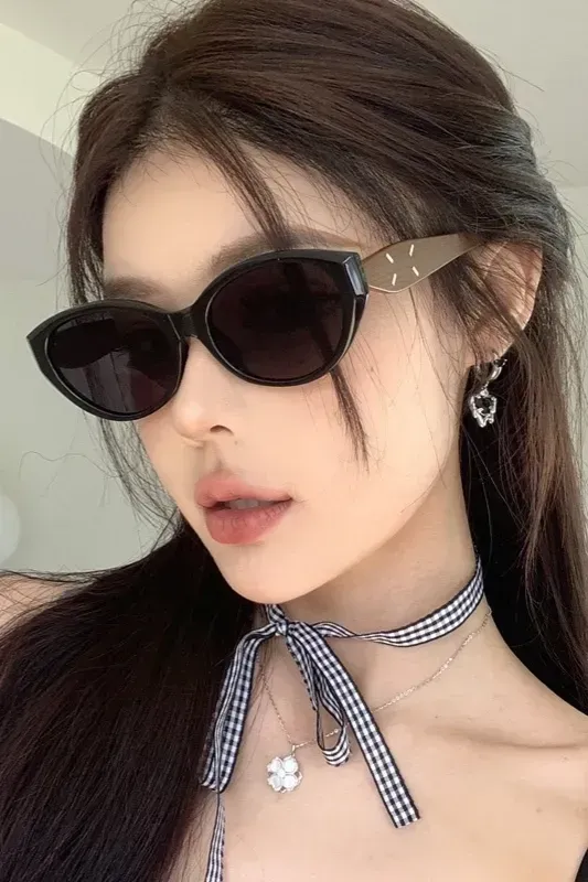 Dark Brown Chic Sunglasses - Image 1