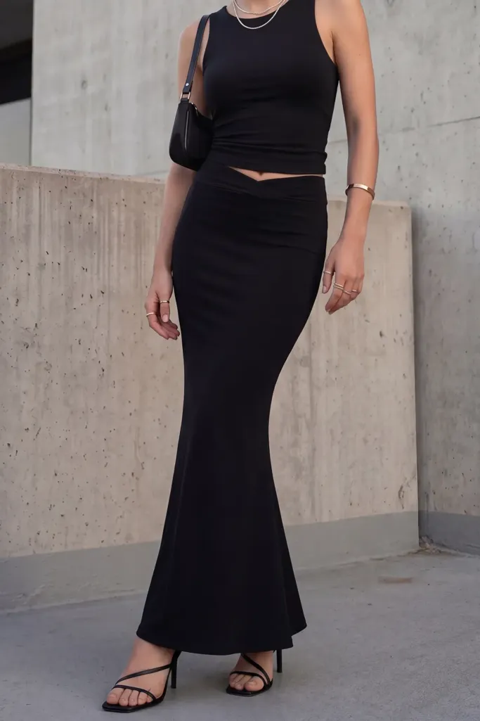 Black Solid High Rise Mermaid Maxi Skirt - Image 1