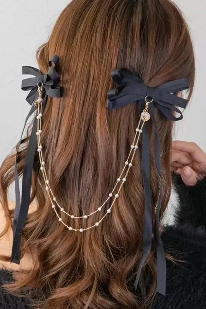 Black Elegant Bow Hair Clip - Image 1