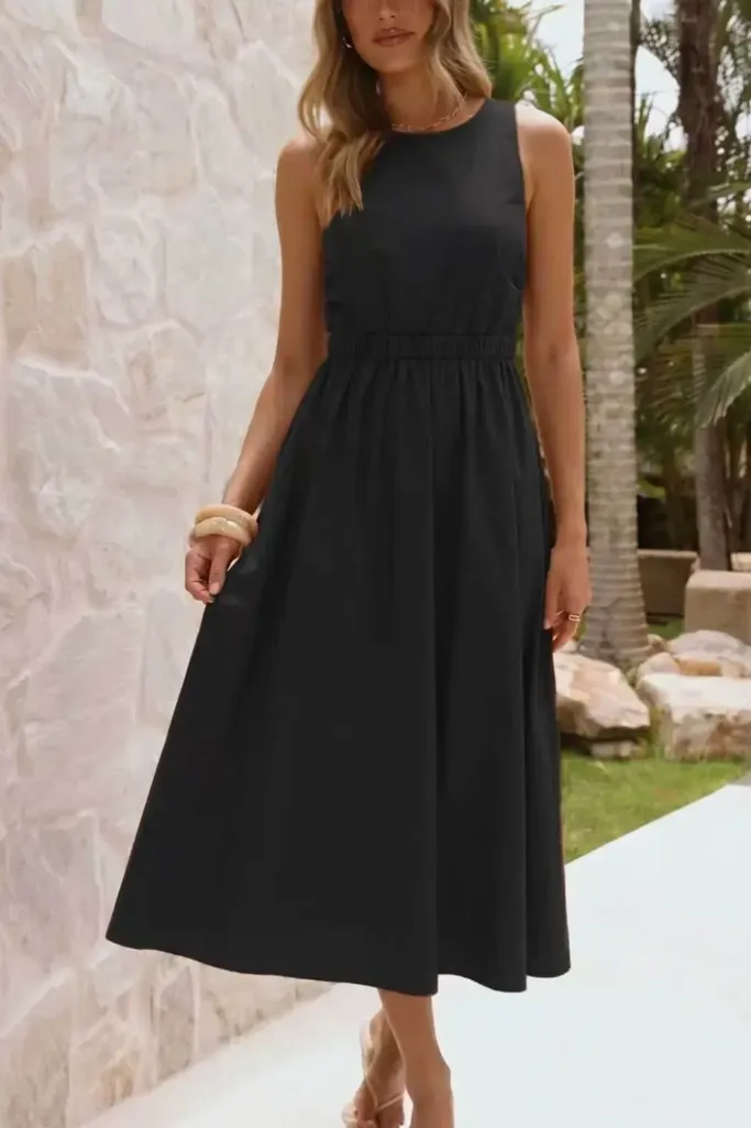 Black Solid Backless Maxi Dress - Image 1