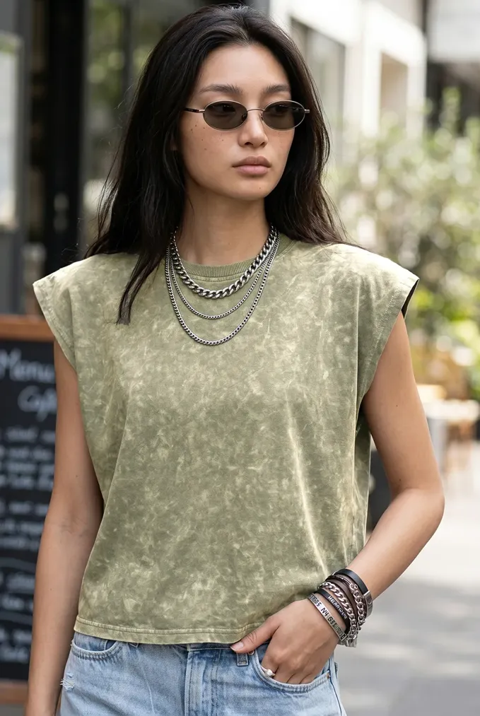 Green Solid Crew Neck T-Shirt - Image 1