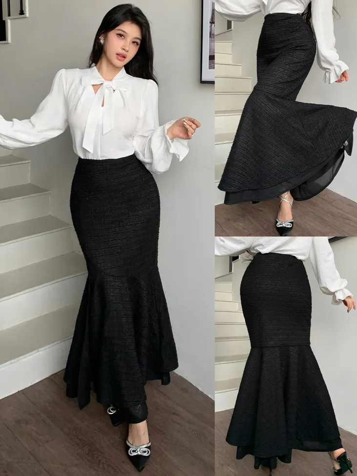 Black Solid Fit And Flare Skirt - Image 1
