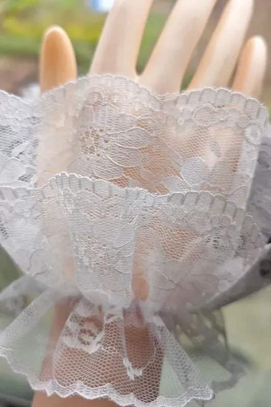 White Floral Lace Gloves - Image 1