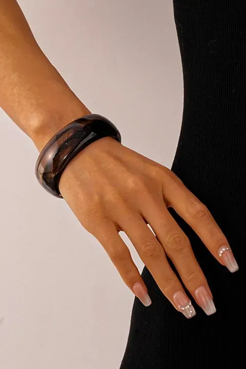 Black Elegant Statement Bracelet - Image 1