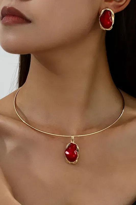 Golden Elegance Jewellery Set - Image 1