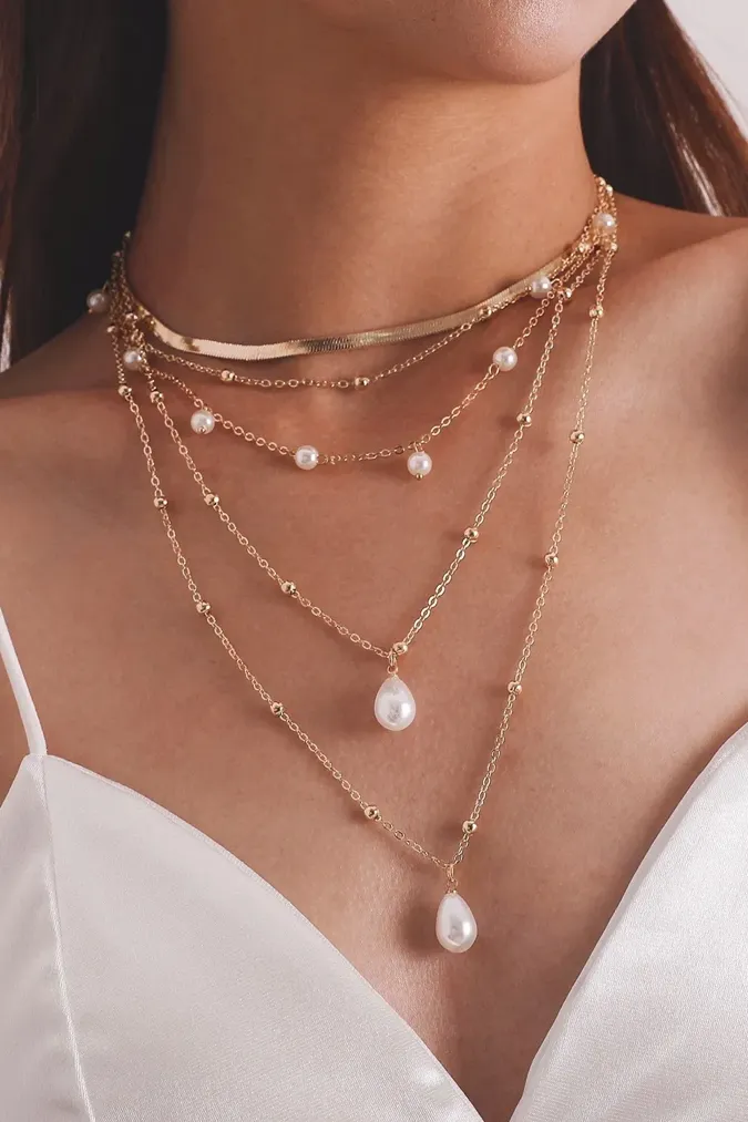 Golden Elegance Necklace - Image 1