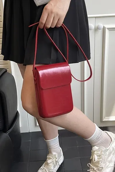 Red Solid Pu Flap Bag - Image 1