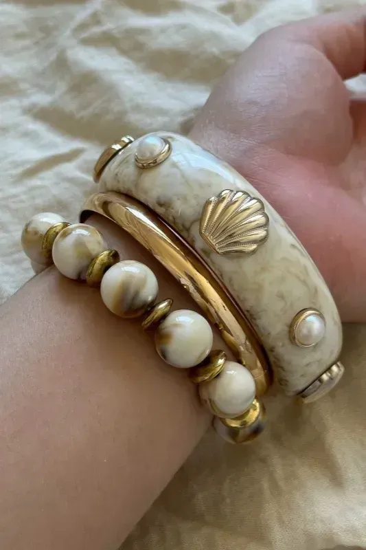White Shell Set Of 3 Bracelets - Image 1