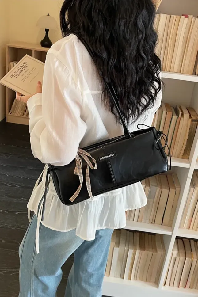 Black Bow Solid Pu Shoulder Bag - Image 1