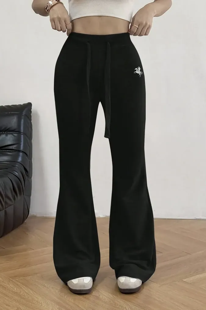Black Solid Mid Rise Trousers - Image 1