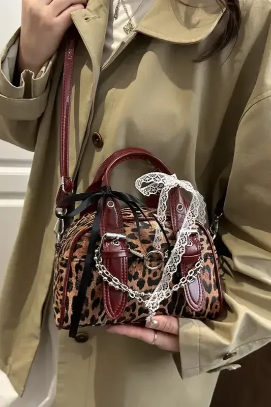 Red Leopard Print Chic Shoulder Bag - Image 1
