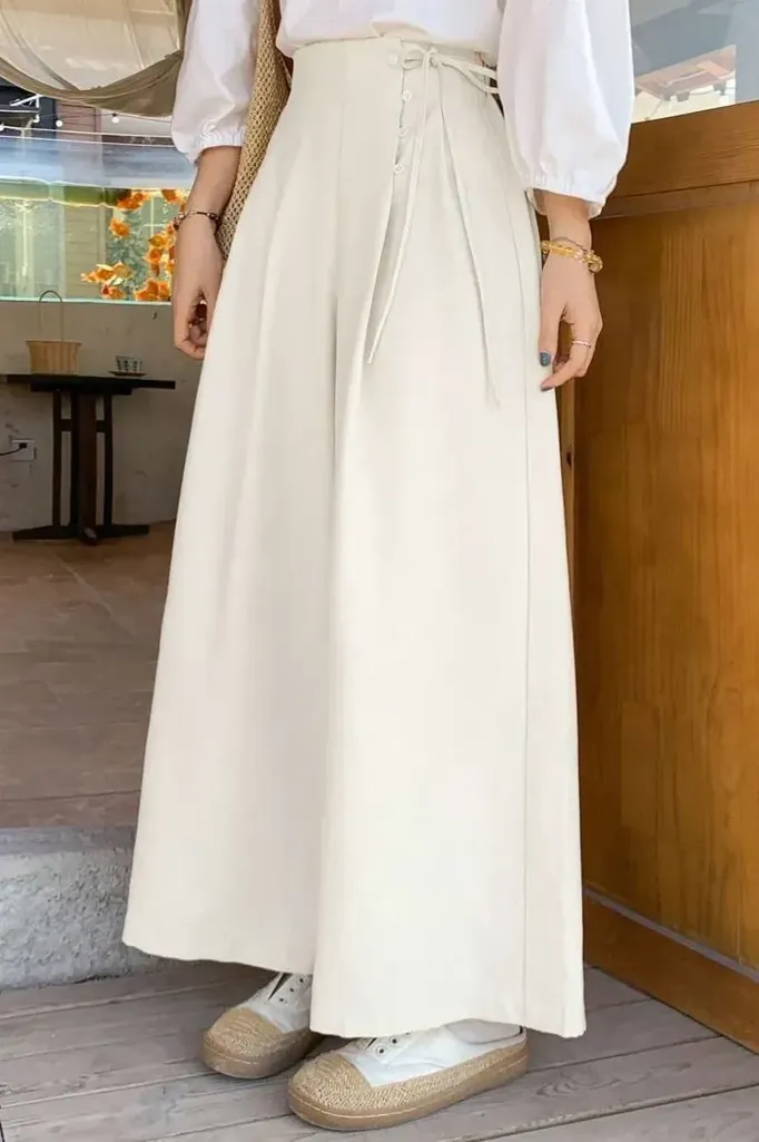 Off White High-Rise Buttoned Pants - Image 1