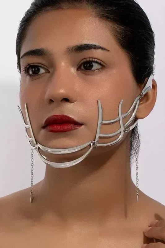 Silver Statement Face-Chain - Image 1