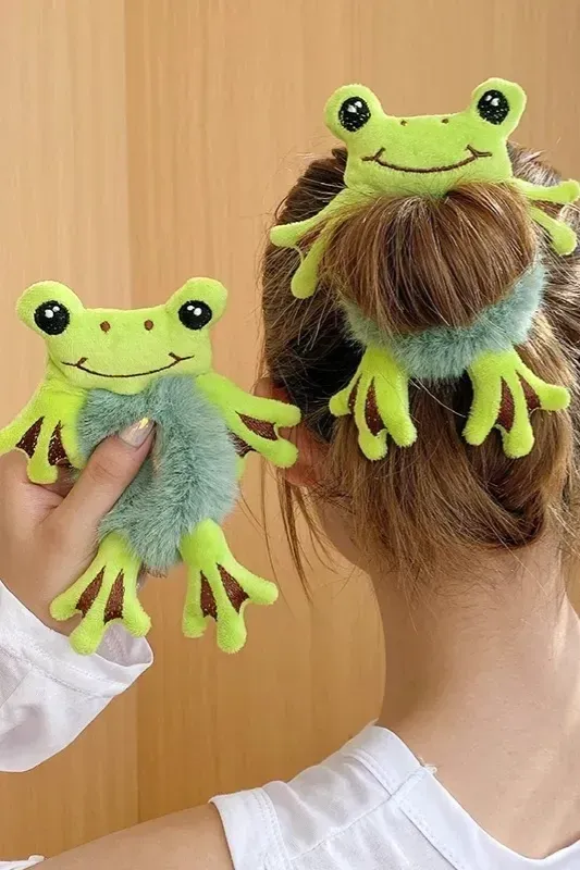 Green Frog Quirky Scrunchie - Image 1