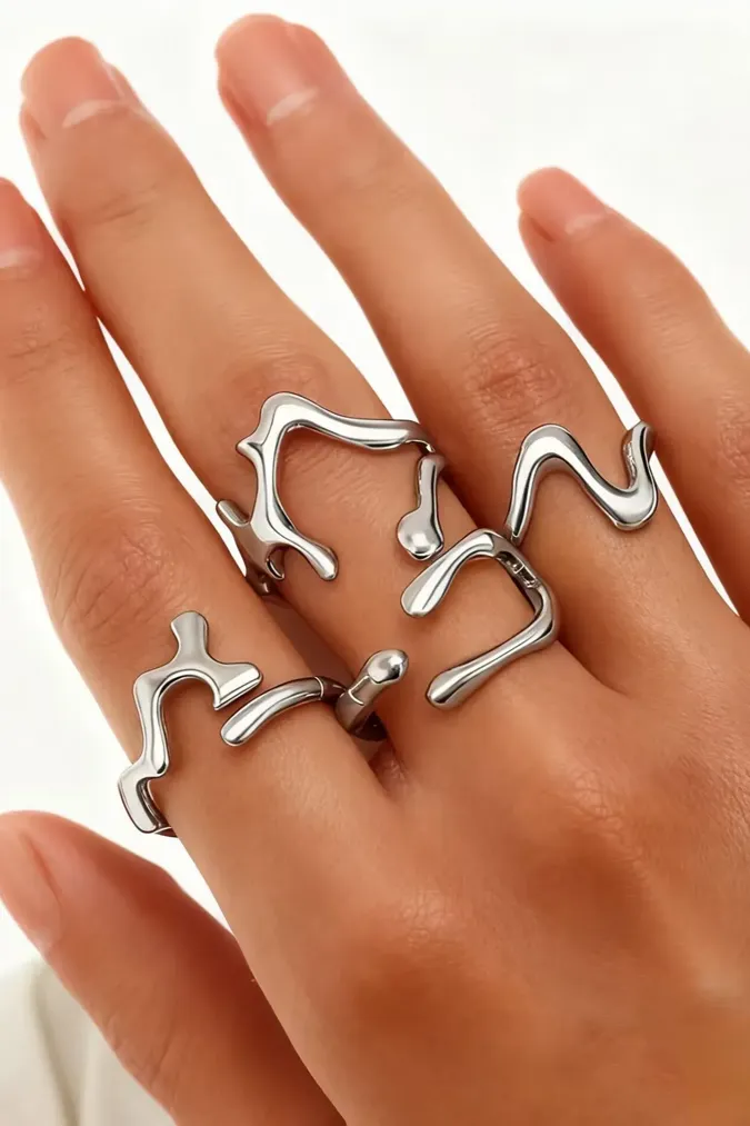 Silver Set Of 4 Rings - Image 1