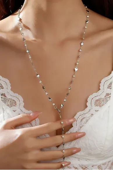 Silver Chic Elegance Necklace - Image 1