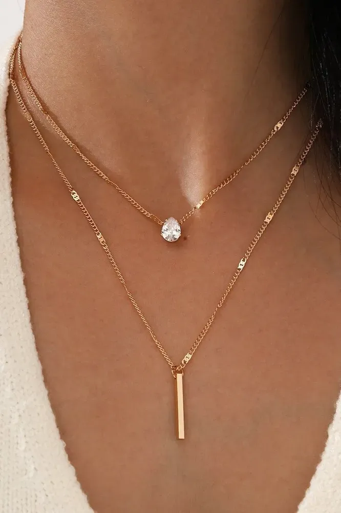 Golden Chic Set Of 2 Necklaces - Image 1