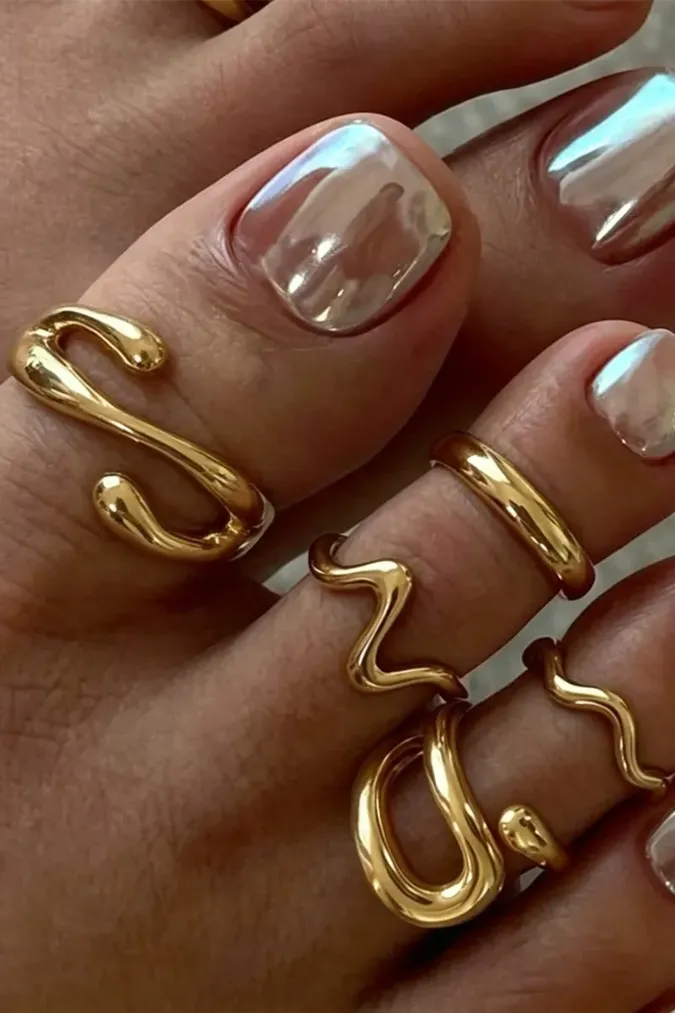 Golden Set Of 5 Toe Rings - Image 1